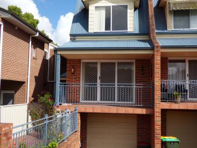Immaculate Family Home - Close to Station