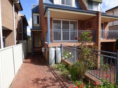 Immaculate Family Home - Close to Station