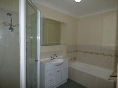 Immaculate Family Home - Close to Station