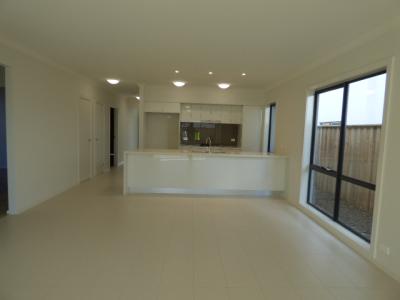 Modern Family home in MOOREBANK