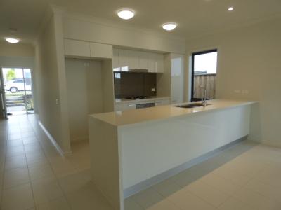 Modern Family home in MOOREBANK