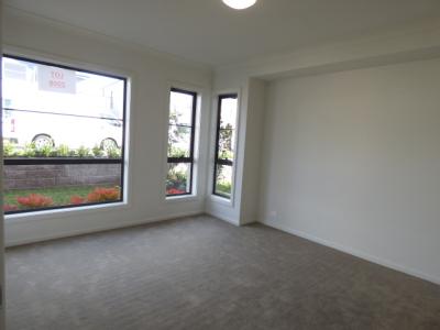 Modern Family home in MOOREBANK