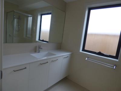 Modern Family home in MOOREBANK