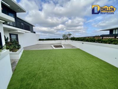 STUNNING FAMILY HOME